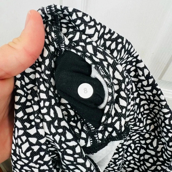 Lululemon Wunder Under Mosaic Pattern High-Rise Crop Leggings Black White Size 8 - Picture 10 of 10